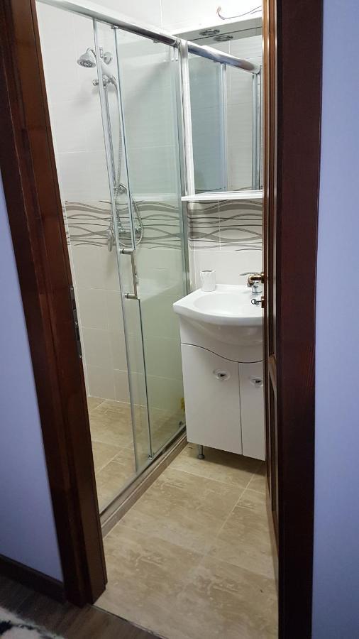 Popasul Calatorului Hotel Моисей Екстериор снимка