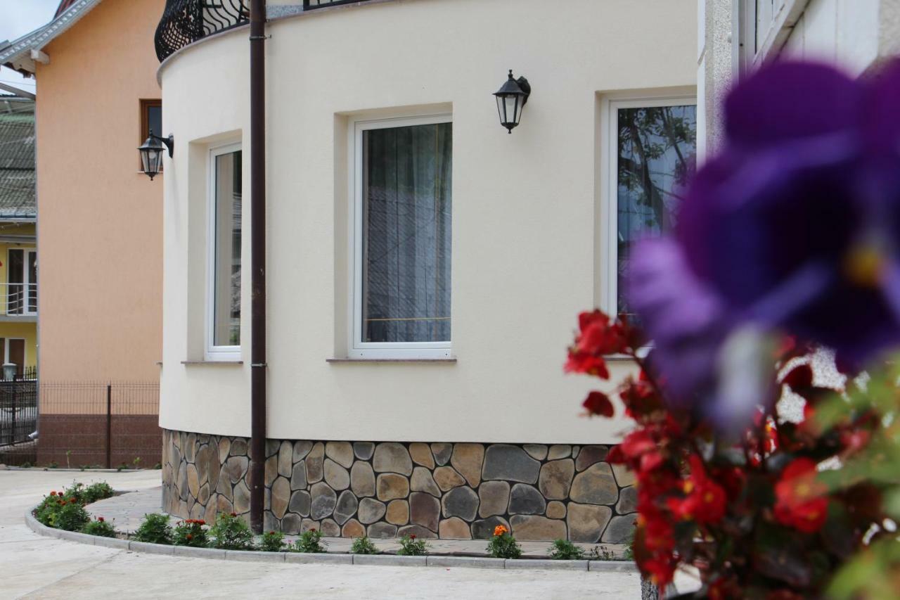 Popasul Calatorului Hotel Моисей Екстериор снимка