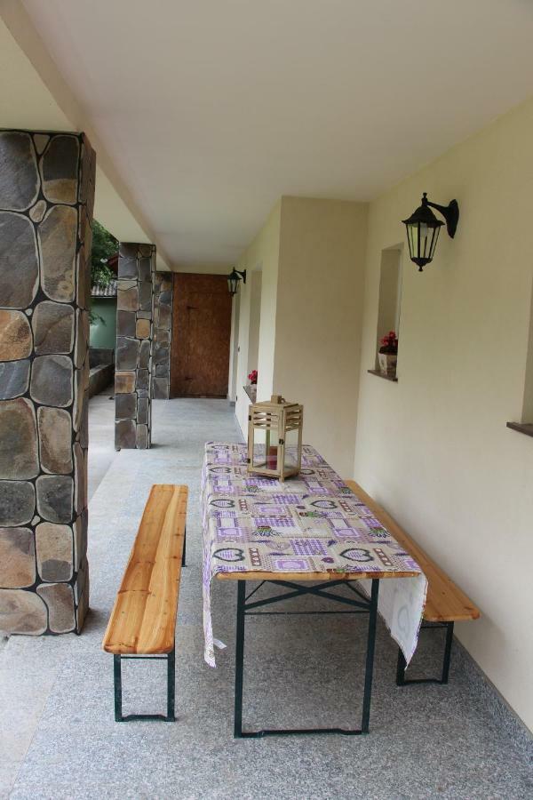 Popasul Calatorului Hotel Моисей Екстериор снимка
